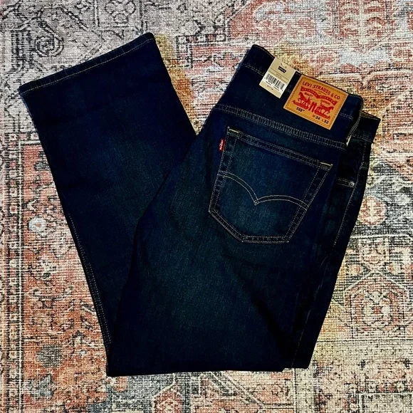 NWT Men's Levi Jeans 34x32 - Picture 4 of 9